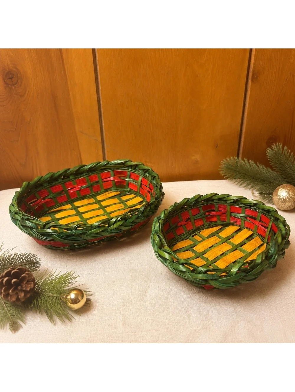 Vintage Christmas Nesting Baskets Set Red Green Yellow Woven Holiday Decor